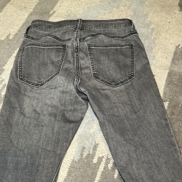 Old Navy gray rockstar super skinny jeans with front rip size 2 petite - Picture 8 of 9